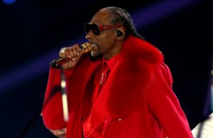 Snoop Dogg, Lainey Wilson, Huntr/x e Andrea Bocelli apresentam programa de intervalo com tema natalino para a NFL Lions-Vikings Telecast da Netflix Snoop Dogg, Lainey Wilson, Huntr/x e Andrea Bocelli apresentam programa de intervalo com tema natalino para a NFL Lions-Vikings Telecast da Netflix