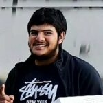 Naveed Akram (extrema direita).