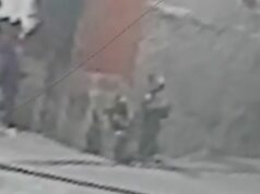 Soldados israelenses atiraram e mataram um adolescente na Cisjordânia que eles dizem ter lançado um ‘bloqueio’. O vídeo mostra eles atirando nele à queima-roupa Yahoo news home