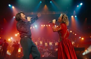 ‘Song Sung Blue’, estrelado por Hugh Jackman e Kate Hudson, é um cinema brega e reconfortante com notas agridoces 'Song Sung Blue', estrelado por Hugh Jackman e Kate Hudson, é um cinema brega e reconfortante com notas agridoces