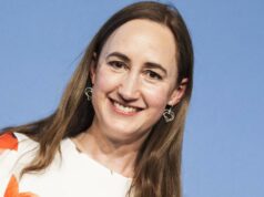 Sophie Kinsella, autora da série de livros ‘Shopaholic’, morre. ‘Estamos com o coração partido’, diz família Sophie Kinsella, autora da série de livros 'Shopaholic', morre. 'Estamos com o coração partido', diz família