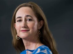 Sophie Kinsella, autora de ‘Confissões de um Shopaholic’, morre aos 55 anos, afirma a família Confissões de um viciado em compras