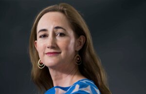 Sophie Kinsella, autora de ‘Confissões de um Shopaholic’, morre aos 55 anos, afirma a família Confissões de um viciado em compras