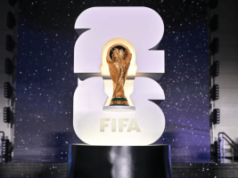 Sorteio da Copa do Mundo de 2026 define favoritos nas apostas à medida que os mercados tomam forma O sorteio da Copa do Mundo de 2026 define os favoritos nas apostas à medida que os mercados tomam forma. Troféu da Copa do Mundo FIFA exibido em frente ao logotipo iluminado de 2026 no sorteio da Copa do Mundo de 2026.