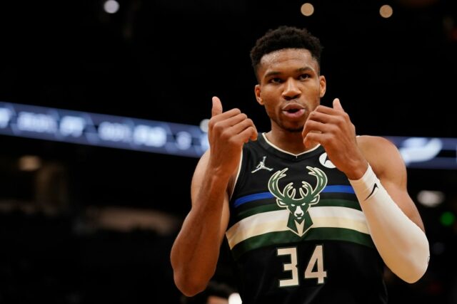 Spurs ganham Giannis Antetokounmpo em All-In Mock Trade Spurs ganham Giannis Antetokounmpo em All-In Mock Trade