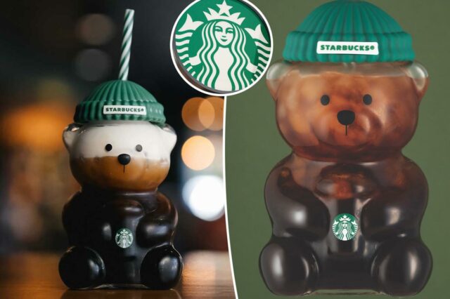 Uma xícara fria Starbucks Bearista cheia de uma bebida de café frio em camadas.
