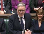 Starmer acusado de expulsar o chefe do OBR por 'dizer a verdade' sobre o orçamento de Reeves está nas marteladas dos PMQs - e instado a demitir o chanceler