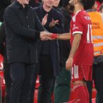 Steven Gerrard sobre os comentários de Salah: Falas sobre o Liverpool jogar pessoas debaixo do ônibus são erradas