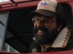 ‘Stranger Things’ quebra recorde do Top 10 da Nielsen com estreia da 5ª temporada, marcando 8,5 bilhões de minutos Noah Schnapp e Maya Hawke em