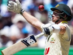 Sunil Gavaskar: Sofremos uma lavagem cerebral para aceitar saltos de trampolim na Austrália e campos de pastoreio de gado na Inglaterra Sunil Gavaskar: Sofremos uma lavagem cerebral para aceitar saltos de trampolim na Austrália e campos de pastoreio de gado na Inglaterra