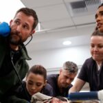 Supriya Ganesh, estrela de 'The Pitt', critica jornalistas por confundir membros do elenco de Brown: 'Pare de nos misturar'