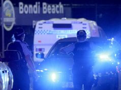 Suspeito de terrorismo sobrevivente na Austrália recebeu acusações após ataque mortal Suspeito de terrorismo sobrevivente na Austrália recebeu acusações após ataque mortal