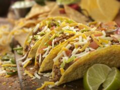 Taco sobre uma polêmica: Travis Kelce elogia o local KC enquanto Jason despreza os tacos do meio-oeste Yahoo entertainment home