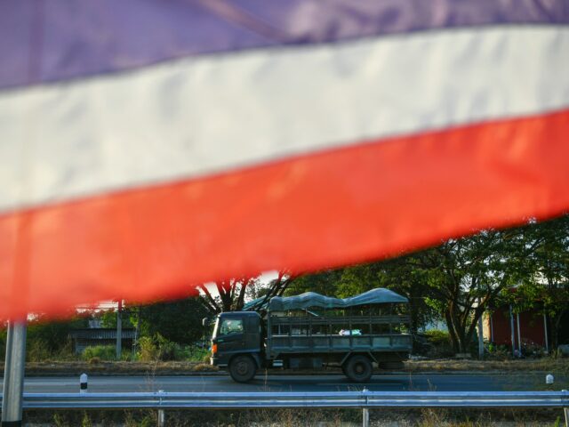 Tailândia atrasa libertação de tropas cambojanas devido a supostas violações da trégua
