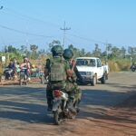 Tailândia lança ataques aéreos ao longo da fronteira com o Camboja após confrontos mortais