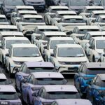 Um total de 122 pessoas morreram em acidentes de carros híbridos no ano passado, em comparação com 777 em acidentes envolvendo carros a gasolina, de acordo com números do Departamento de Transportes analisados ​​pelo The Mail on Sunday (foto de arquivo)