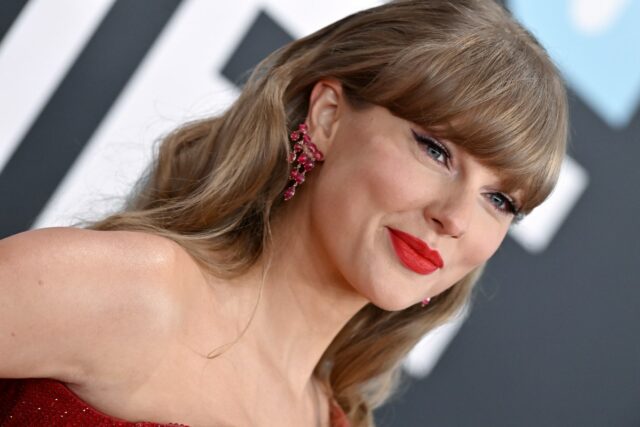 Taylor Swift causa aumento nas vendas de livros de autores: estou 'honrado'
