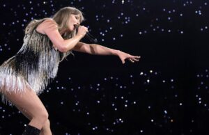 Taylor Swift derrama lágrimas e compartilha ansiedade sobre o ataque terrorista da turnê das eras frustradas no episódio de estreia de ‘The End of an Era’ Taylor Swift derrama lágrimas e compartilha ansiedade sobre o ataque terrorista da turnê das eras frustradas no episódio de estreia de 'The End of an Era'