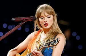 Taylor Swift revela que teve gripe estomacal ‘várias vezes’ durante a ‘Eras Tour’ Taylor Swift se apresenta no palco durante