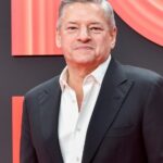 Ted Sarandos faz aparição surpresa no Canal + para aliviar as preocupações francesas sobre o acordo da Warner Bros.: 'Pretendemos apoiar' o teatro