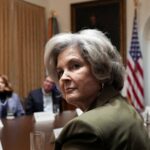 Wiles também esteve presente quando Trump se encontrou com o primeiro-ministro Anthony Albanese, juntamente com o secretário da Guerra, Pete Hegseth, em outubro.