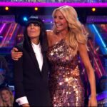 Tess Daly e Claudia Winkleman abriram seu último show ao vivo do Strictly Come Dancing na noite de sábado