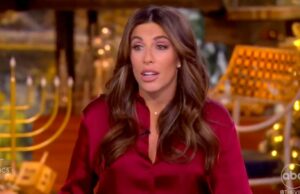 ‘The View’: Alyssa Farah Griffin diz ‘Não há como’ Trump Admin examinará as mídias sociais dos turistas sem IA | Vídeo 'The View': Alyssa Farah Griffin diz 'Não há como' Trump Admin examinará as mídias sociais dos turistas sem IA | Vídeo