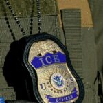 TikToker baleado pelo ICE tem acusação retirada do tribunal