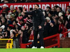 Tim Howard pede que Ruben Amorim faça ‘mudança’ tática após empate caótico contra o Bournemouth Ruben Amorim irritado na linha lateral