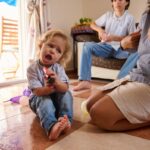 Tio percebe que sobrinha de 3 anos engoliu AirPod e fica chocado com o próximo passo