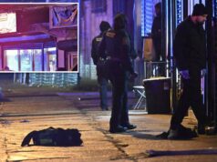 Tiroteio em estúdio de gravação de Newark, NJ deixa 2 mortos e 2 feridos: policiais Investigadores da polícia trabalhando na cena de um tiroteio em massa no Platinum Sound Studio em Newark, Nova Jersey.