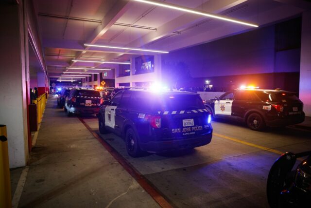 Tiroteio no shopping Valley Fair: polícia de San Jose prende A polícia de San Jose compartilhou esta foto na segunda-feira, 1º de dezembro de 2025, de um suspeito que prendeu no tiroteio que feriu três pessoas na sexta-feira, 28 de novembro de 2025, no Westfield Valley Fair Mall em San Jose, Califórnia.