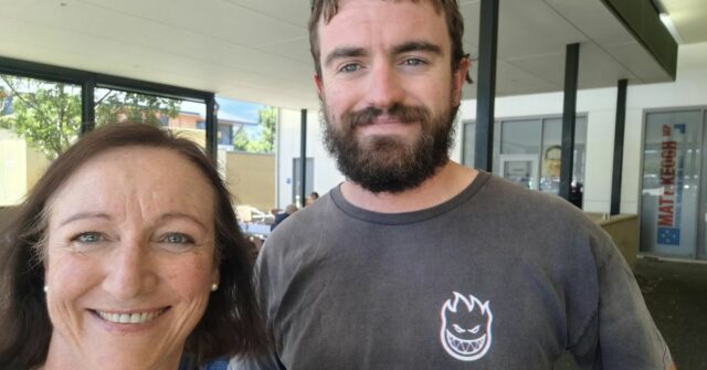 Trabalhador da FIFO desaparece misteriosamente após não embarcar no voo Bill O'Byrne viajou de Kelmscott para o aeroporto de Perth em 6 de dezembro, mas desapareceu por volta das 14h do mesmo dia, depois de não ter pegado seu voo para Karratha.