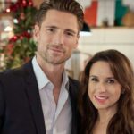 Transmita ou ignore: 'Ela está fazendo uma lista' no Hallmark Channel, em que um inspetor de lista travesso ou legal se apaixona por um pai solteiro enquanto monitora sua filha travessa