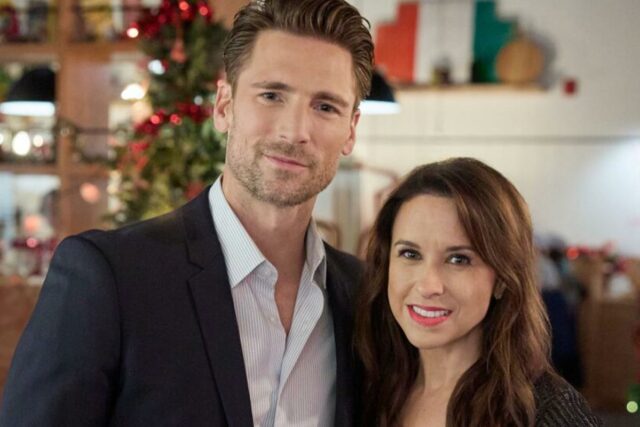 Transmita ou ignore: 'Ela está fazendo uma lista' no Hallmark Channel, em que um inspetor de lista travesso ou legal se apaixona por um pai solteiro enquanto monitora sua filha travessa
