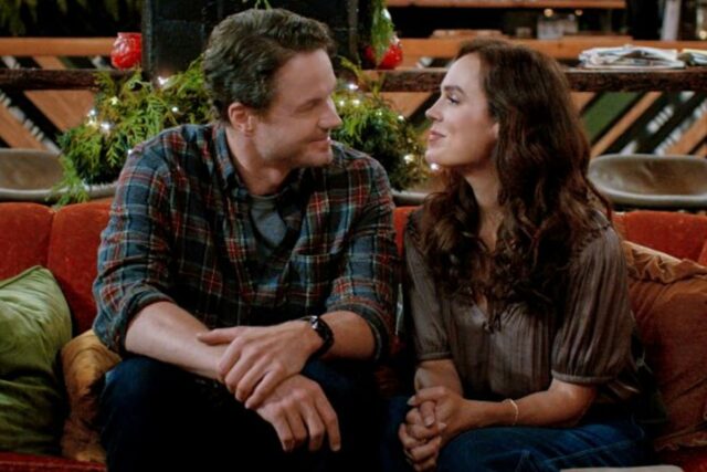 Transmita ou ignore: 'Natal no Catnip Café' no Hallmark Channel, Transmita ou ignore: 'Natal no Catnip Café' no Hallmark Channel, onde um executivo de marketing bate de frente com um belo veterinário local