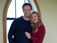 Transmita ou ignore: ‘Oi para o mundo!’ no Hallmark Channel, no qual as religiões cristã e judaica se reúnem para uma temporada especial de férias cheia de música, comunidade e amor Transmita ou ignore: 'Oi para o mundo!' no Hallmark Channel, no qual as religiões cristã e judaica se reúnem para uma temporada especial de férias cheia de música, comunidade e amor