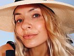 'Traumatizada' Holly Willoughby postou um anúncio infeliz de seu perfume 'Traumatizada' Holly Willoughby postou um anúncio infeliz de seu perfume de marca própria nas redes sociais um dia depois de quebrar o pescoço de um motociclista em um acidente