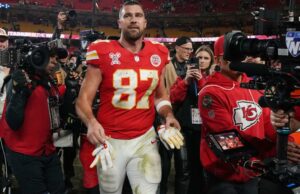 Travis Kelce sobe na lista de recepções de todos os tempos da NFL enquanto pensa em se aposentar Travis Kelce sobe na lista de recepções de todos os tempos da NFL enquanto pensa em se aposentar
