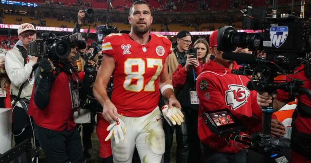 Travis Kelce sobe na lista de recepções de todos os tempos da NFL enquanto pensa em se aposentar
