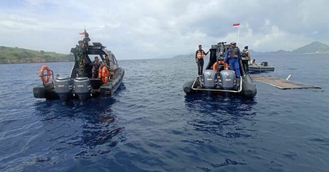 Treinador de futebol e crianças desaparecidas após barco turístico afundar na Indonésia
