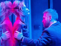 Três filmes novos na Netflix que mal posso esperar para assistir neste fim de semana (5 a 7 de dezembro) Greg Tarzan Davis, Tom Cruise, Simon Pegg e Hayley Atwell em Missão: Impossível – O Acerto de Contas Final