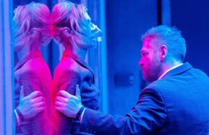 Três filmes novos na Netflix que mal posso esperar para assistir neste fim de semana (5 a 7 de dezembro) Greg Tarzan Davis, Tom Cruise, Simon Pegg e Hayley Atwell em Missão: Impossível – O Acerto de Contas Final