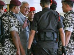 Tribunal da Malásia rejeita oferta de Najib para cumprir pena em prisão domiciliar Tribunal da Malásia rejeita oferta de Najib para cumprir pena em prisão domiciliar