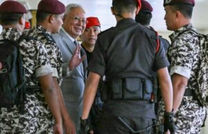 Tribunal da Malásia rejeita oferta de Najib para cumprir pena em prisão domiciliar Tribunal da Malásia rejeita oferta de Najib para cumprir pena em prisão domiciliar