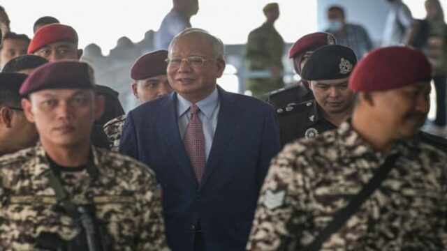 Tribunal da Malásia rejeita pedido do ex-primeiro-ministro Najib Razak para ficar em prisão domiciliar
