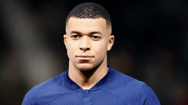 Tribunal diz ao PSG para pagar 61 milhões de euros a Kylian Mbappe em disputa salarial
