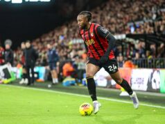 Trio do Bournemouth enfrenta testes contra o Man Utd antes da janela de transferências de janeiro Alex Scott treinando para o Bournemouth