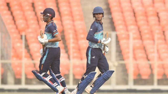 Troféu Vijay Hazare 2025-26: Imperious Jharkhand esmaga Tamil Nadu por Troféu Vijay Hazare 2025-26: Imperious Jharkhand esmaga Tamil Nadu por nove postigos