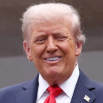 Trump entrou no Truth Social logo depois da meia-noite para contrariar relatos de que seu comício na Carolina do Norte não conseguiu atrair uma multidão decente. / ANDREW CABALLERO-REYNOLDS / AFP via Getty Images